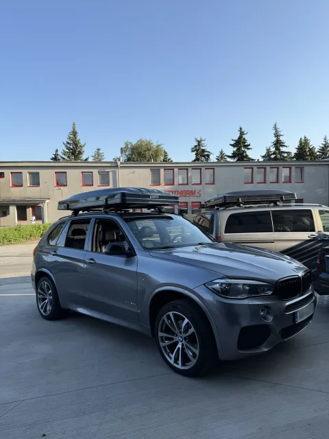 Snailer Abis MAX tenda da tetto su BMW X5 - foto cliente da Slovacchia
