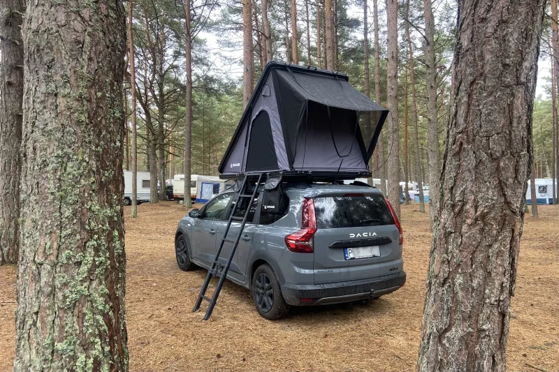 Snailer Alduo tenda da tetto su Dacia Jogger - foto cliente da Polonia